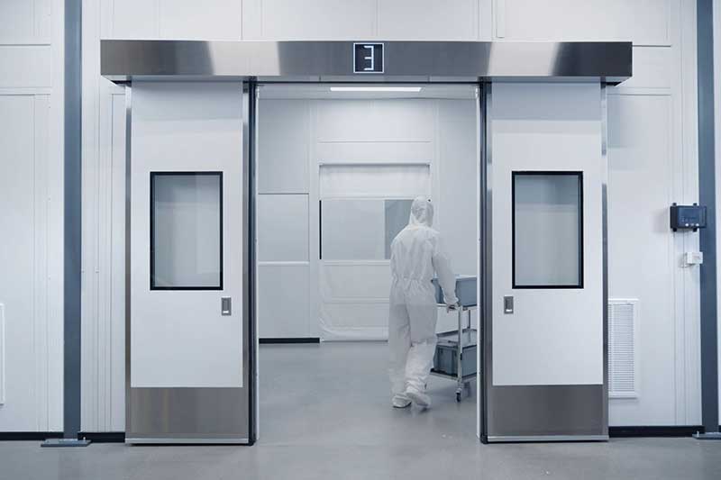 Rite-Hite:  ISO-Clean Glider Cleanroom Door